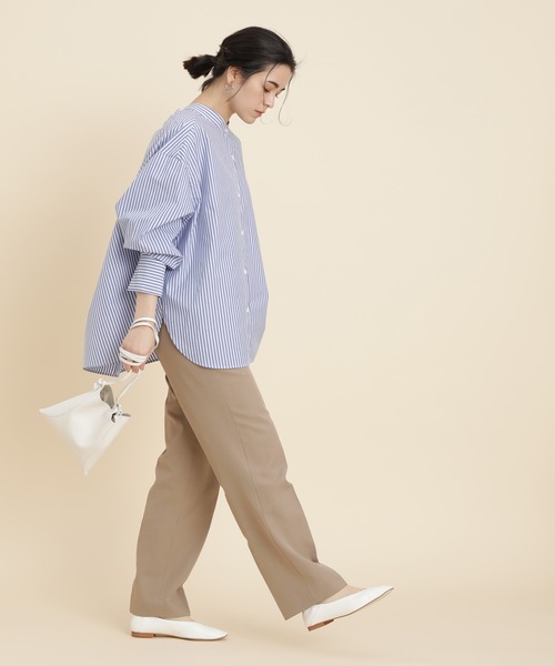 ADAM ET ROPE'(アダムエロペ)の「バックツイストコクーンシャツ(シャツ/ブラウス・レディース・オフホワイト/サックスブルー・FREE)」の5枚目の写真