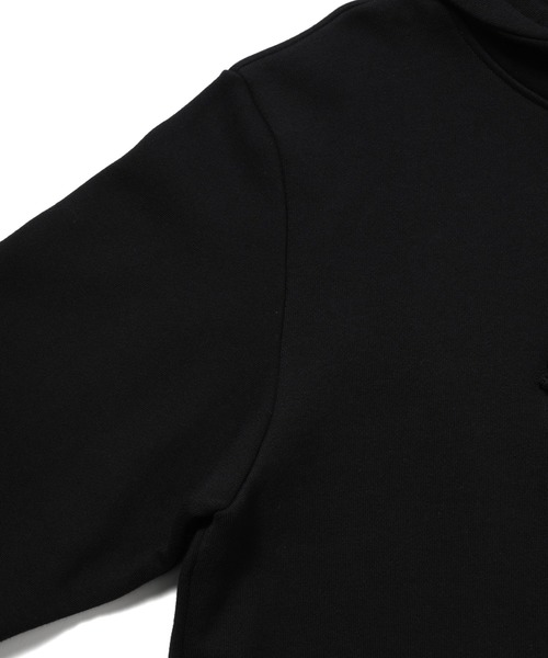 agnes b.（アニエスベー）の「HOODED PARKA WITH LOGO（パーカー・メンズ・ブラック/ボルドー/ホワイト・M/L/XL）」の8枚目の写真