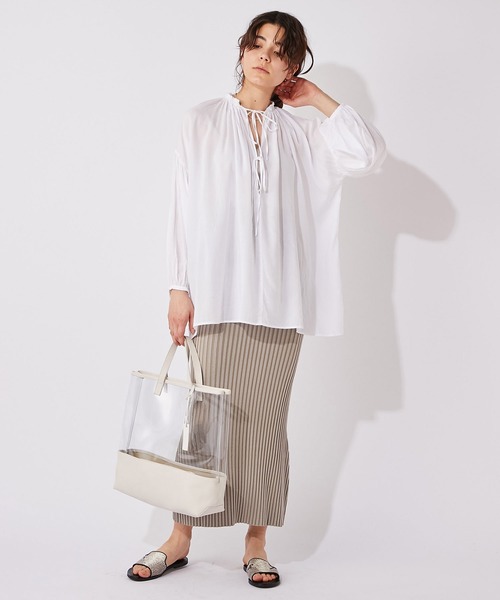 Whim Gazette（ウィムガゼット）の「フロントスキッパーギャザーオーバーブラウス（シャツ/ブラウス・レディース・ホワイト/ブラック・FREE）」の12枚目の写真