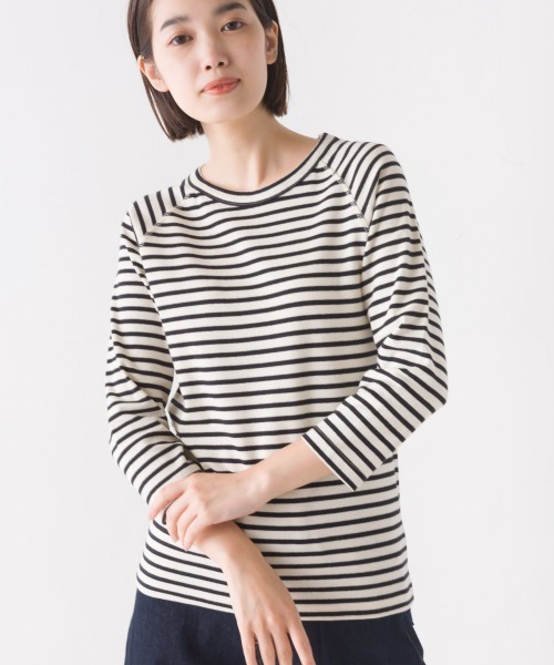 OMNES（オムネス）の「ストレッチジャガード　六分袖Tシャツ（Tシャツ/カットソー・レディース・ホワイト/チャコールグレー/ブラック/ベージュ/グレー/ホワイト系その他/ネイビー/ブルーグレー/ブラウン/ホワイト系その他2/ブラック系その他/ブルー/ホワイト系その他3/スモークグレー/ブラック系その他2/ホワイト系その他4・SMALL/MEDIUM/LARGE/X-LARGE）」の17枚目の写真