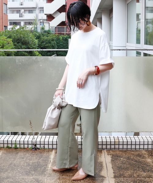 andme(アンドミー)の「コットン半袖オーバーサイズ裾ラウンドヘムTシャツ(Tシャツ/カットソー・レディース・チャコールグレー/ブラック/オフホワイト/グレー系その他・M)」の21枚目の写真