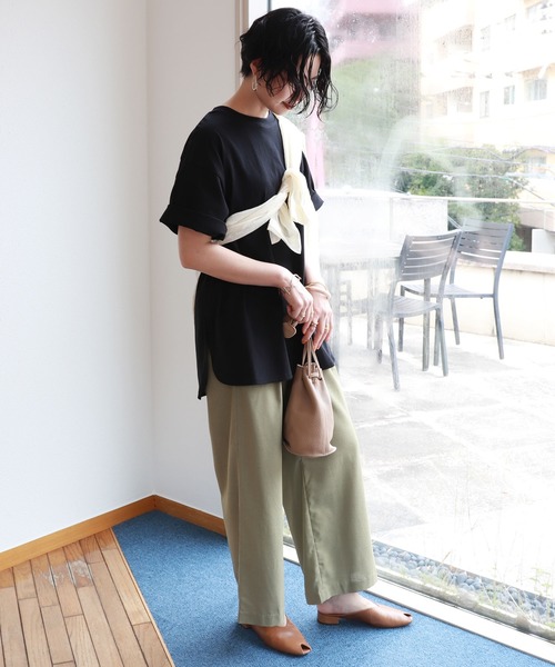 andme(アンドミー)の「コットン半袖オーバーサイズ裾ラウンドヘムTシャツ(Tシャツ/カットソー・レディース・チャコールグレー/ブラック/オフホワイト/グレー系その他・M)」の11枚目の写真
