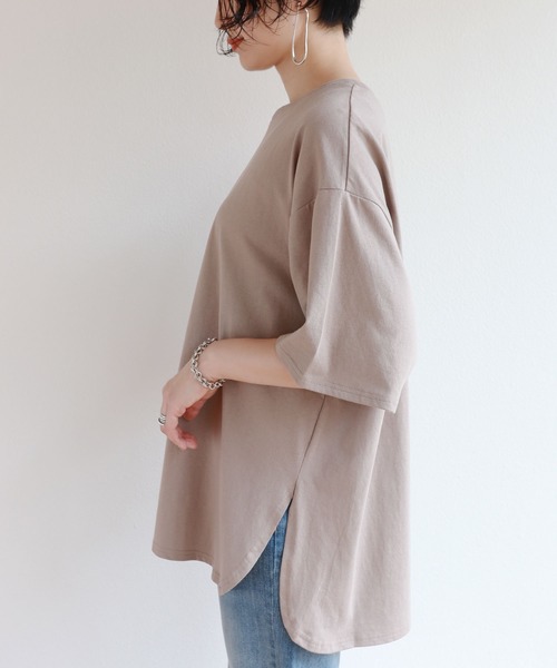 andme(アンドミー)の「コットン半袖オーバーサイズ裾ラウンドヘムTシャツ(Tシャツ/カットソー・レディース・チャコールグレー/ブラック/オフホワイト/グレー系その他・M)」の22枚目の写真