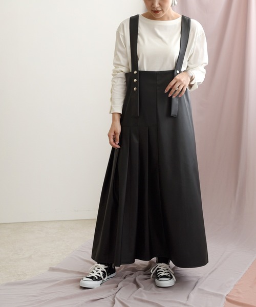 LHELBIE（レルビエ）の「ヴィーガンレザー2WAYジャンスカ（ジャンパースカート・レディース・ブラック/ベージュ・M）」の5枚目の写真