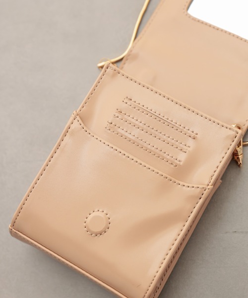 natural couture（ナチュラルクチュール）の「【WEB限定カラー有り】ミラーイン多機能ショルダー（ショルダーバッグ・レディース・ブラック/ベージュ/ブラウン/ライトベージュ・FREE）」の22枚目の写真