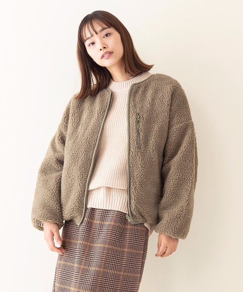 OUTDOOR PRODUCTS(アウトドアプロダクツ)の「【OUTDOOR PRODUCTS】中綿リバーシブルブルゾン ボア素材 モコモコ オーバーサイズ/ビッグシルエット リバーシブル(ブルゾン・レディース・カーキ/アイボリー/ライトベージュ・MEDIUM/LARGE)」の1枚目の写真