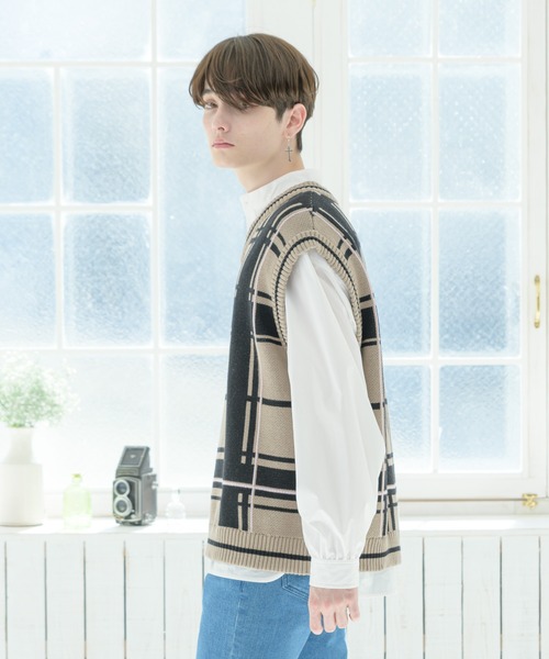 EDEL（エーデル）の「EDEL - ラインチェックニットベスト（ベスト・メンズ・ベージュ/ブラック・LARGE/MEDIUM）」の14枚目の写真