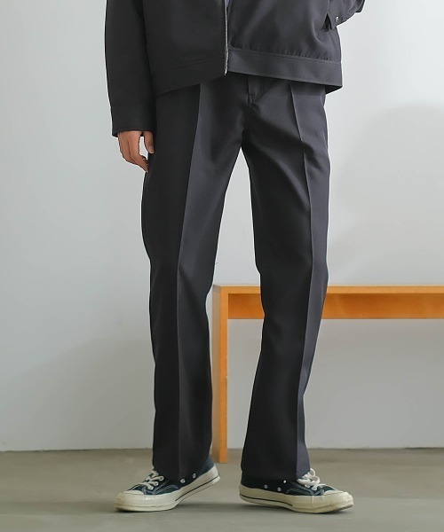 SIDEWAY STANCE(サイドウェイスタンス)の「【SIDEWAY STANCE】スタプレ セミフレア スラックス パンツ セットアップ対応(スラックス・メンズ・ブルーグレー/ブラウン/グレイッシュベージュ/ブラック・MEDIUM/LARGE/X-LARGE)」の5枚目の写真