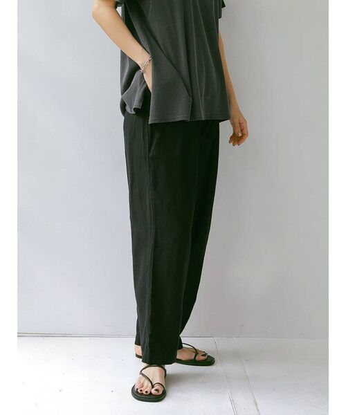 Ungrid（アングリッド）の「ハイウエストボリュームテーパードパンツ（その他パンツ・レディース・ブラック/アイボリー・SMALL/MEDIUM）」の16枚目の写真