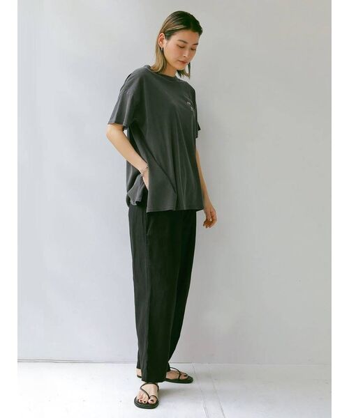 Ungrid（アングリッド）の「ハイウエストボリュームテーパードパンツ（その他パンツ・レディース・ブラック/アイボリー・SMALL/MEDIUM）」の10枚目の写真