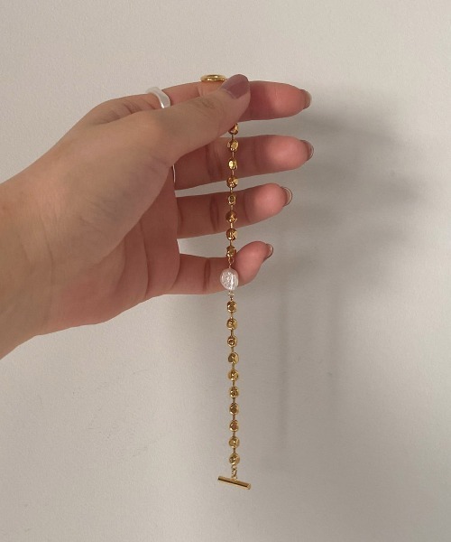 Bab（バブ）の「【WEB限定】センターパールドロップブレスレット（ブレスレット・レディース・ゴールド・ONESIZE）」の5枚目の写真