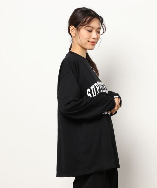 SUPERTHANKS(スーパーサンクス)の「【SUPERTHANKS】COLLEGE LOGO LONG SLEEVE BID T-SHIRT(Tシャツ/カットソー・レディース・モカ/ブラック・FREE)」の3枚目の写真