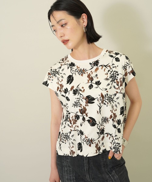 EBONY（エボニー）の「【EBONY(エボニー)】フォイルフラワーTシャツ E21SS/T-06（Tシャツ/カットソー・レディース・ホワイト/ブラック・2）」の2枚目の写真