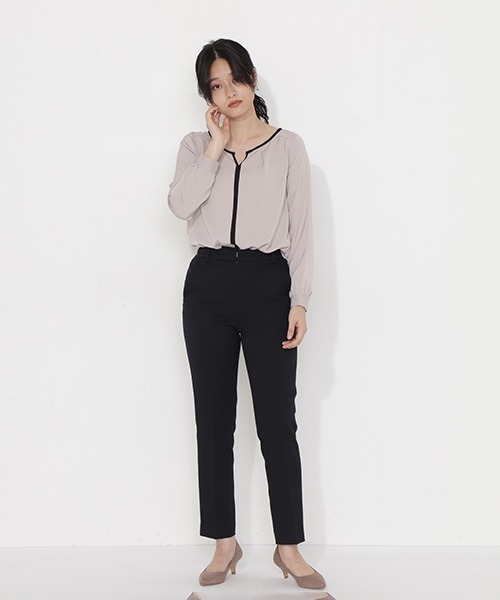 NATURAL BEAUTY BASIC(ナチュラルビューティーベーシック)の「バイカラーブラウス(シャツ/ブラウス・レディース・ベージュ/アイボリー・マルチサイズ)」の4枚目の写真