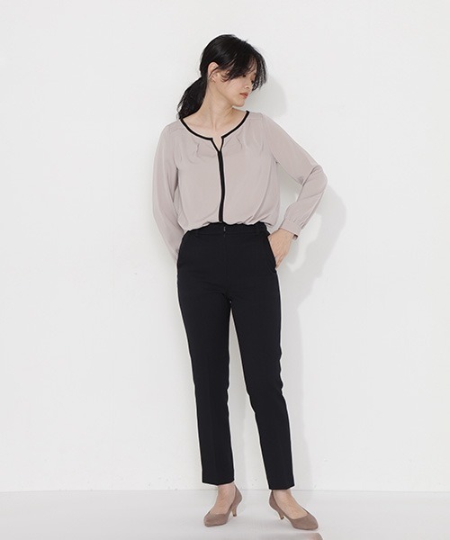 NATURAL BEAUTY BASIC(ナチュラルビューティーベーシック)の「バイカラーブラウス(シャツ/ブラウス・レディース・ベージュ/アイボリー・マルチサイズ)」の6枚目の写真