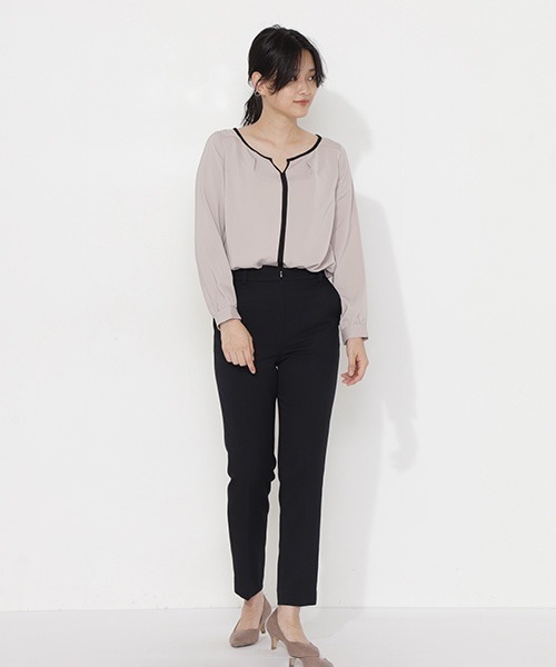 NATURAL BEAUTY BASIC(ナチュラルビューティーベーシック)の「バイカラーブラウス(シャツ/ブラウス・レディース・ベージュ/アイボリー・マルチサイズ)」の11枚目の写真
