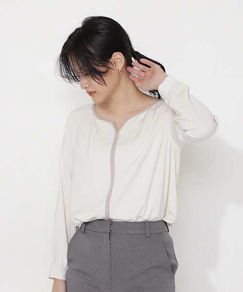 NATURAL BEAUTY BASIC(ナチュラルビューティーベーシック)の「バイカラーブラウス(シャツ/ブラウス・レディース・ベージュ/アイボリー・マルチサイズ)」の13枚目の写真