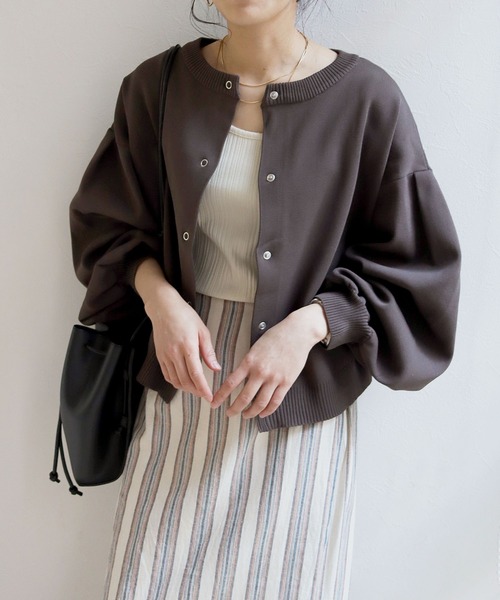 HER CLOSET(ハークローゼット)の「【shemoshelly】前後2WAYリングスナップニットショートカーディガン(カーディガン/ボレロ・レディース・チャコールグレー/ライトグレー/ライトブルー/ブラック/ダークブラウン/グリーン/グレイッシュベージュ/テラコッタ・M)」の5枚目の写真