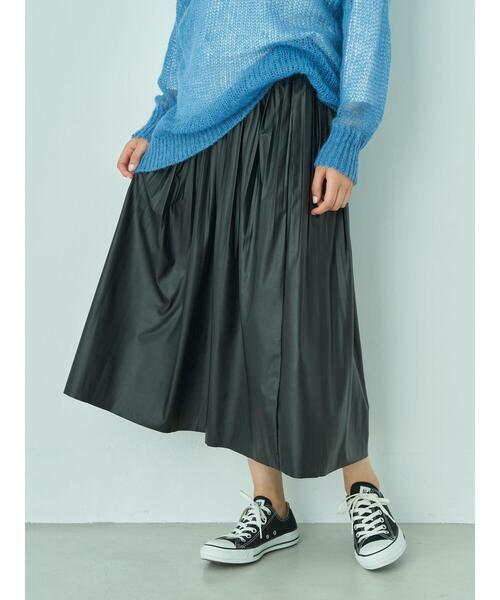 YECCA VECCA（イェッカヴェッカ）の「ファイクレザープリーツスカート＊（スカート・レディース・ベージュ/グリーン/ブラック・FREE）」の4枚目の写真