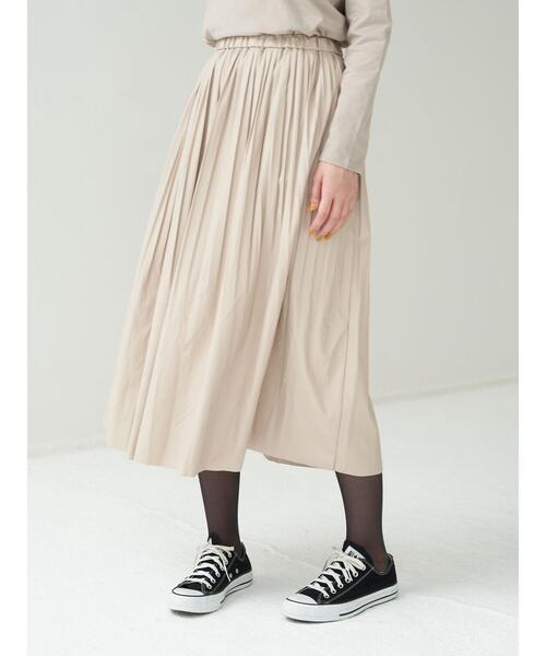 YECCA VECCA（イェッカヴェッカ）の「ファイクレザープリーツスカート＊（スカート・レディース・ベージュ/グリーン/ブラック・FREE）」の5枚目の写真