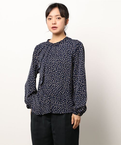 Te chichi(テチチ)の「ドットプリントラッフルブラウス(シャツ/ブラウス・レディース・ベージュ/ネイビー/グリーン・フリ-)」の6枚目の写真