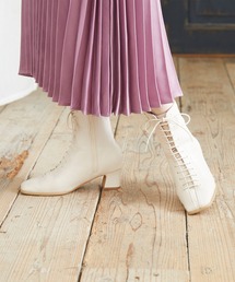 menue（メヌエ）の「スクエアトゥレースアップブーツ（ブーツ・レディース）」