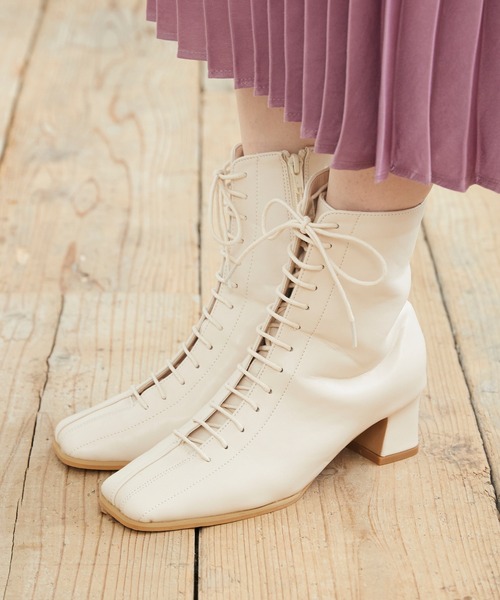 menue(メヌエ)の「スクエアトゥレースアップブーツ(ブーツ・レディース・ブラック/アイボリー/グレイッシュベージュ・LL/3L/S/M/L/XS)」の16枚目の写真
