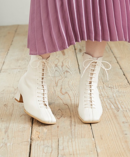 menue(メヌエ)の「スクエアトゥレースアップブーツ(ブーツ・レディース・ブラック/アイボリー/グレイッシュベージュ・LL/3L/S/M/L/XS)」の20枚目の写真