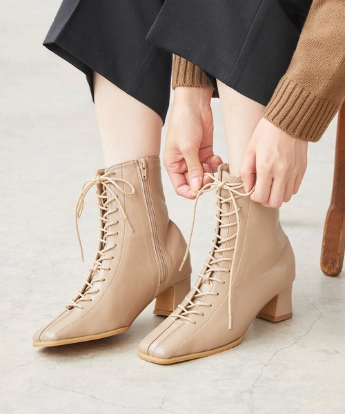 menue(メヌエ)の「スクエアトゥレースアップブーツ(ブーツ・レディース・ブラック/アイボリー/グレイッシュベージュ・LL/3L/S/M/L/XS)」の22枚目の写真
