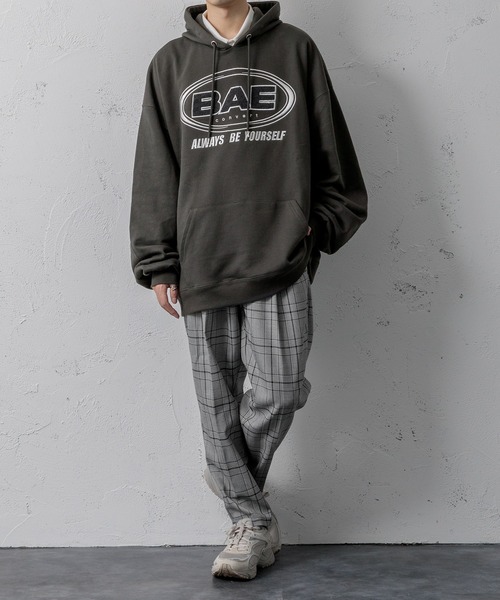 Adoon plain(アドーンプレーン)の「【Adoon plain】サガラ刺繍ロゴパーカー(パーカー・メンズ・チャコールグレー/グリーン/マスタード・MEDIUM/LARGE)」の13枚目の写真