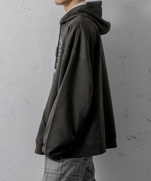 Adoon plain(アドーンプレーン)の「【Adoon plain】サガラ刺繍ロゴパーカー(パーカー・メンズ・チャコールグレー/グリーン/マスタード・MEDIUM/LARGE)」の8枚目の写真