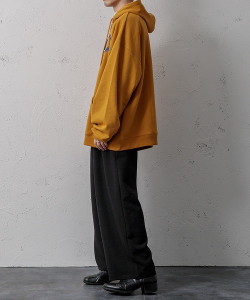 Adoon plain(アドーンプレーン)の「【Adoon plain】サガラ刺繍ロゴパーカー(パーカー・メンズ・チャコールグレー/グリーン/マスタード・MEDIUM/LARGE)」の7枚目の写真