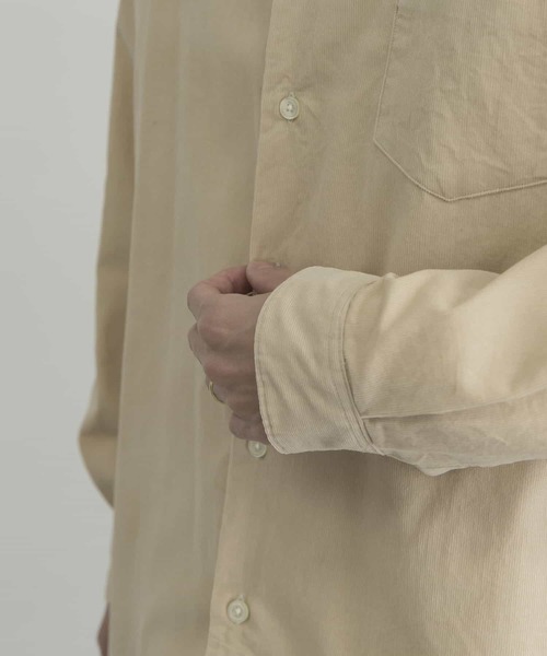 URBAN RESEARCH（アーバンリサーチ）の「JAPAN made ライトコーデュロイシャツ（シャツ/ブラウス・メンズ・チャコールグレー/ブラウン/グリーン系その他/ライトベージュ・MEDIUM/LARGE/X-LARGE）」の9枚目の写真