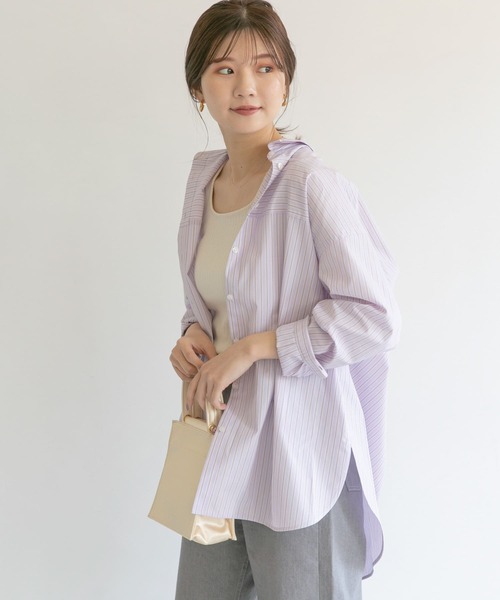 URBAN RESEARCH ROSSO WOMEN（アーバンリサーチ　ロッソ）の「オーバーサイズバックタックシャツ（シャツ/ブラウス・レディース・オフホワイト/ブルー系その他/ストライプ・FREE）」の3枚目の写真