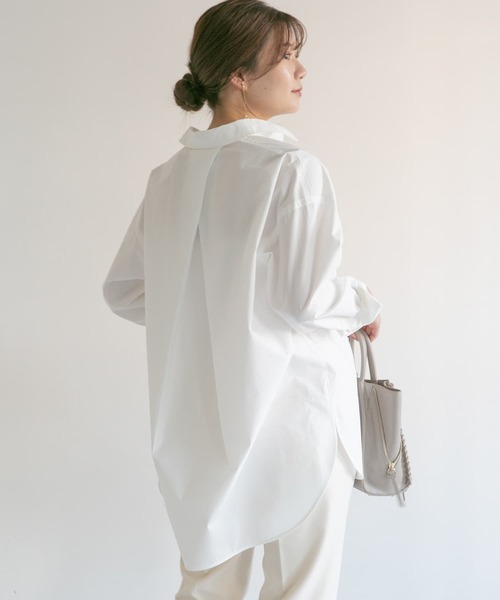 URBAN RESEARCH ROSSO WOMEN（アーバンリサーチ　ロッソ）の「オーバーサイズバックタックシャツ（シャツ/ブラウス・レディース・オフホワイト/ブルー系その他/ストライプ・FREE）」の8枚目の写真