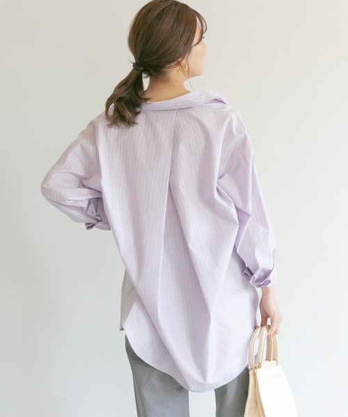 URBAN RESEARCH ROSSO WOMEN（アーバンリサーチ　ロッソ）の「オーバーサイズバックタックシャツ（シャツ/ブラウス・レディース・オフホワイト/ブルー系その他/ストライプ・FREE）」の5枚目の写真