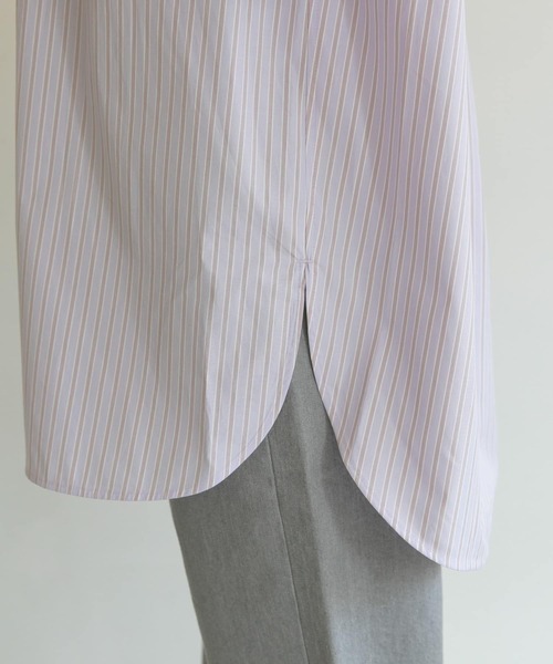 URBAN RESEARCH ROSSO WOMEN（アーバンリサーチ　ロッソ）の「オーバーサイズバックタックシャツ（シャツ/ブラウス・レディース・オフホワイト/ブルー系その他/ストライプ・FREE）」の7枚目の写真