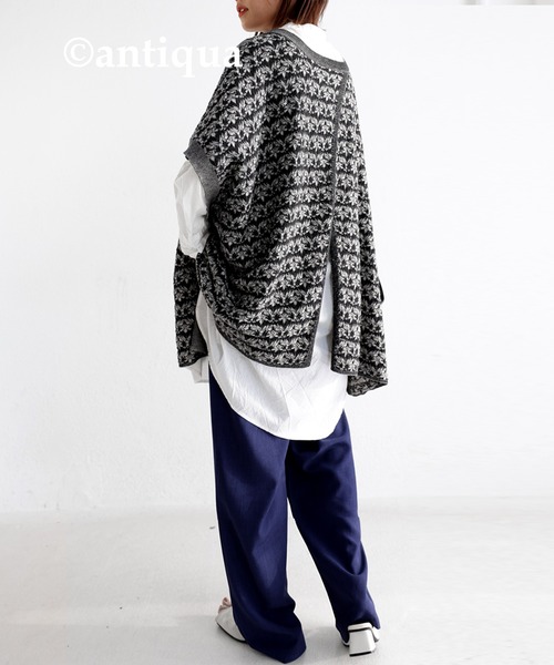 antiqua(アンティカ)の「ジャガードニットポンチョ(ポンチョ・レディース・ブラック・FREE)」の4枚目の写真
