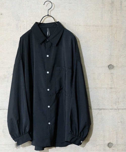 JOHN'S CLOSET（ジョンズクローゼット）の「【i】ポリ無地バルーンスリーブシャツ（シャツ/ブラウス・メンズ・モカ/グリーン/グレイッシュブルー/ホワイト/グレイッシュベージュ/ブラック・LARGE/MEDIUM/X-LARGE）」の3枚目の写真