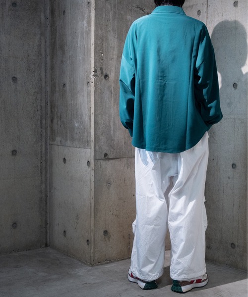 JOHN'S CLOSET（ジョンズクローゼット）の「【i】ポリ無地バルーンスリーブシャツ（シャツ/ブラウス・メンズ・モカ/グリーン/グレイッシュブルー/ホワイト/グレイッシュベージュ/ブラック・LARGE/MEDIUM/X-LARGE）」の17枚目の写真