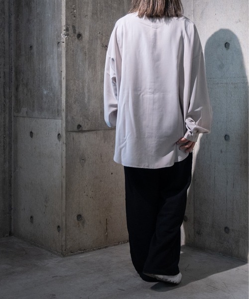 JOHN'S CLOSET（ジョンズクローゼット）の「【i】ポリ無地バルーンスリーブシャツ（シャツ/ブラウス・メンズ・モカ/グリーン/グレイッシュブルー/ホワイト/グレイッシュベージュ/ブラック・LARGE/MEDIUM/X-LARGE）」の20枚目の写真