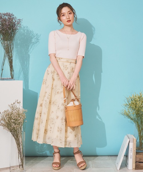 Noela（ノエラ）の「ペイントラインフラワースカート（スカート