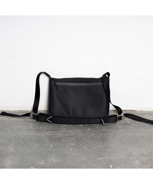 HAH ARCHIVE（ハーアーカイブ）の「【HAHARCHIVE 】ラウンドステッチ クロスボディバッグ / ROUND STITCH