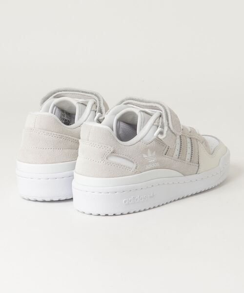 adidas（アディダス）の「フォーラム ロー [Forum Low] アディダスオリジナルス(レディース)（スニーカー・レディース・オフホワイト・22.5cm/23.5cm/24.5cm/25.5cm/26.5cm/27.5cm/23.0cm/24.0cm/25.0cm/26.0cm/27.0cm/28.0cm/22.0cm）」の7枚目の写真