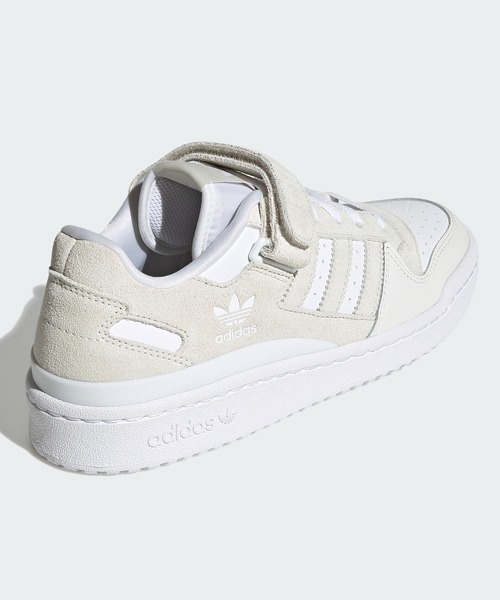 adidas（アディダス）の「フォーラム ロー [Forum Low] アディダスオリジナルス(レディース)（スニーカー・レディース・オフホワイト・22.5cm/23.5cm/24.5cm/25.5cm/26.5cm/27.5cm/23.0cm/24.0cm/25.0cm/26.0cm/27.0cm/28.0cm/22.0cm）」の2枚目の写真