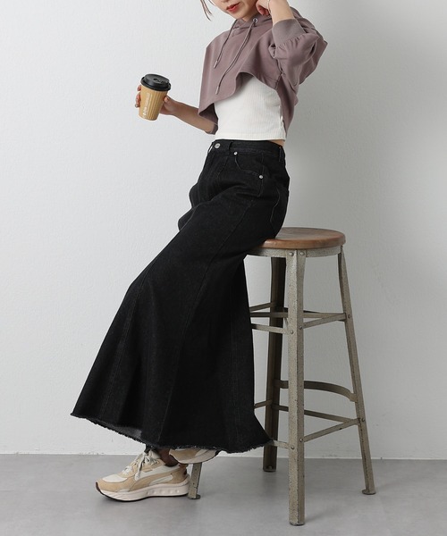 COLONY 2139（コロニートゥーワンスリーナイン）の「裾フリンジデニムマーメイドスカート（デニムスカート・レディース・ブラック/ブラック系その他/ブルー・FREE）」の11枚目の写真