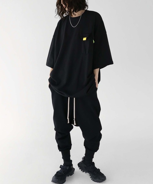 minsobi（ミンソビ）の「2ポケットビッグＴ（Tシャツ/カットソー・メンズ・ホワイト/ブラック・FREE）」の6枚目の写真