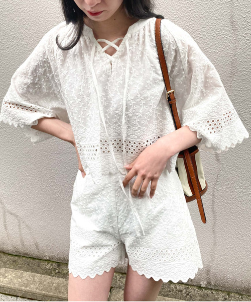 archives（アルシーヴ）の「【setup対応】カットワークレースフレアブラウス（シャツ/ブラウス・レディース・ブラック/オフホワイト・MEDIUM）」の4枚目の写真