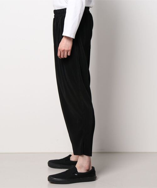 JUGLANS(ユグランス)の「【ATELANE】カットプリーツイージーパンツ/メンズ(その他パンツ・メンズ・ブラック/グレー/ブルー・M/L)」の5枚目の写真