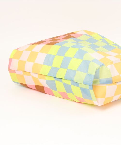 U by SPICK&SPAN（ユーバイスピックアンドスパン）の「【BAGGU/バグゥ】STANDARD BAGGU 100% Recycled（ショルダーバッグ・レディース・ライトグリーン/その他・FREE）」の18枚目の写真